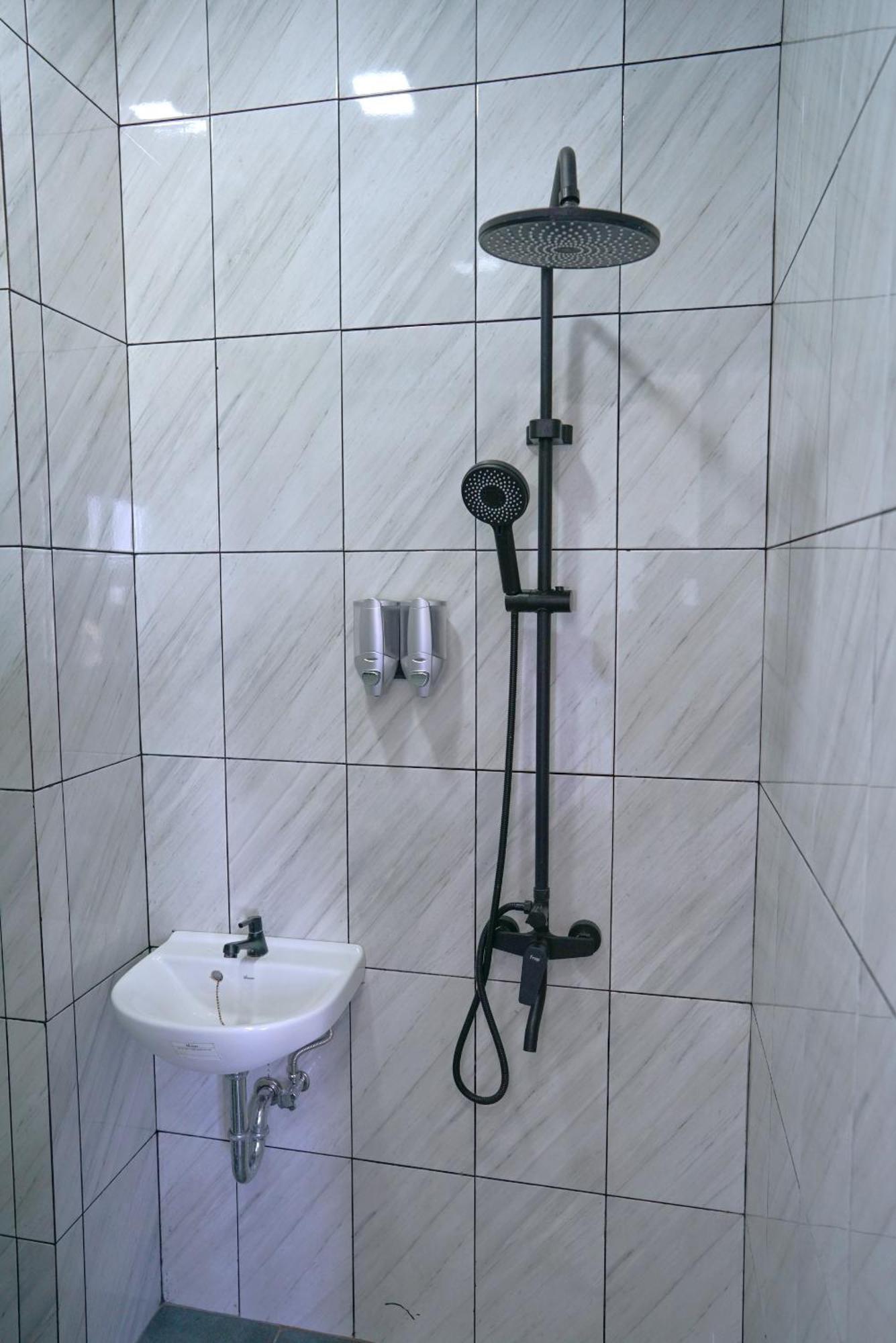 Arlita Guesthouse Cianjur Buitenkant foto