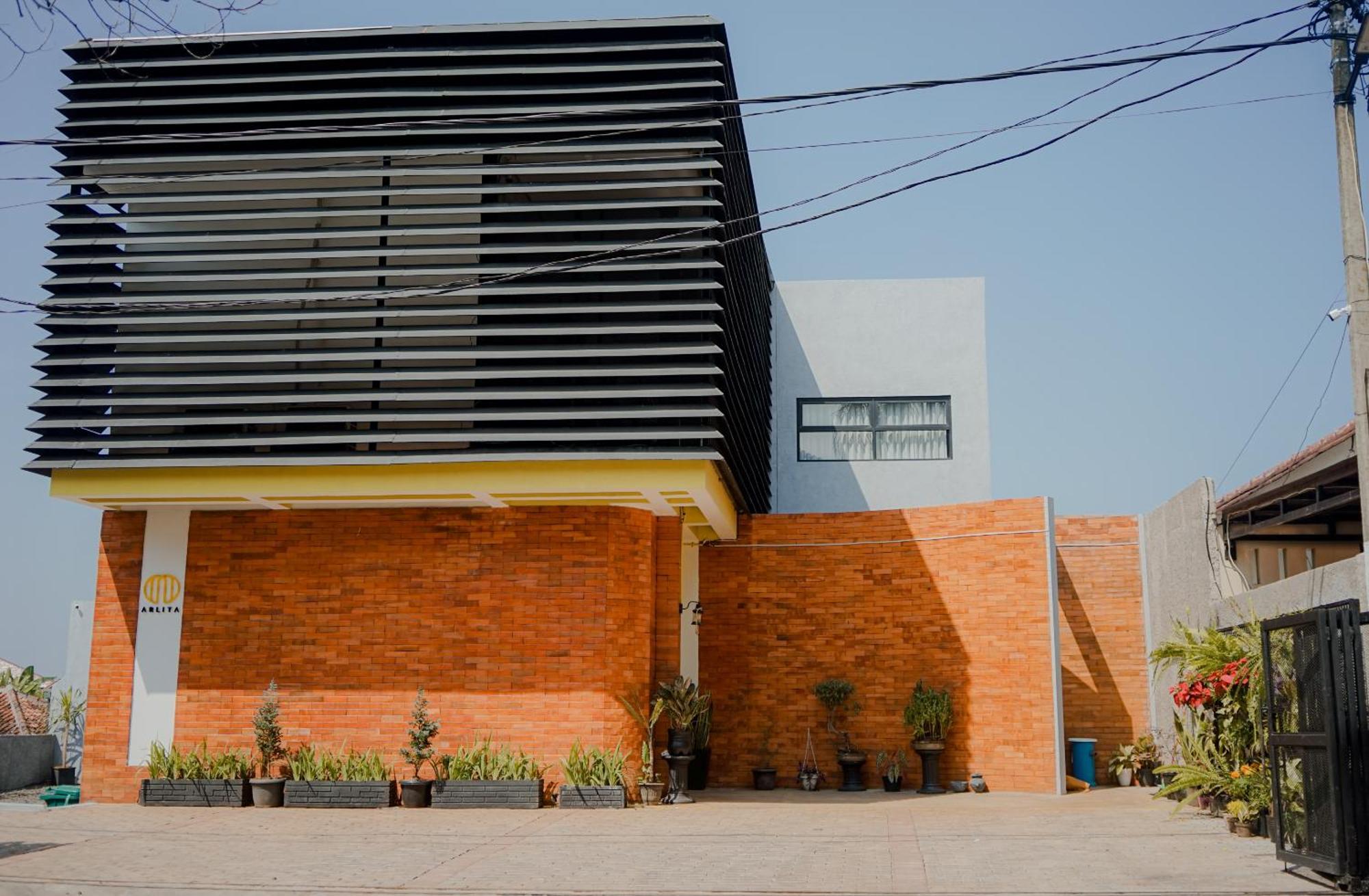 Arlita Guesthouse Cianjur Buitenkant foto